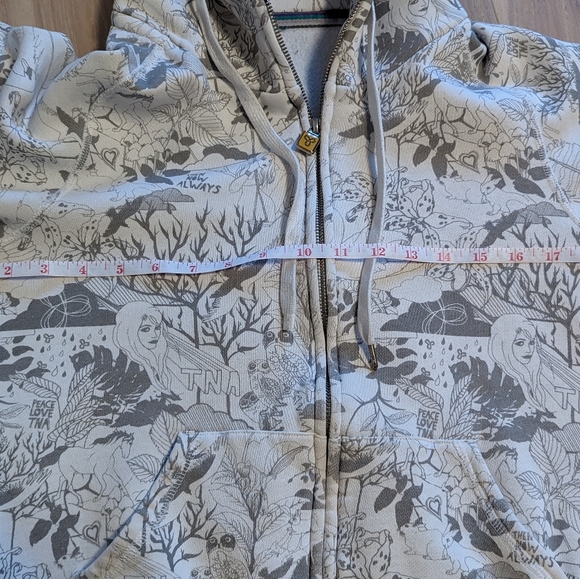 TNA White Hoodie with Graphic Design - Medium - Picture 4 of 7